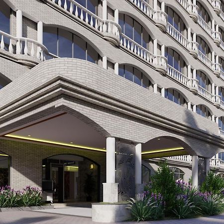 Delta Hotels By Marriott Dar Es Salaam Exteriör bild