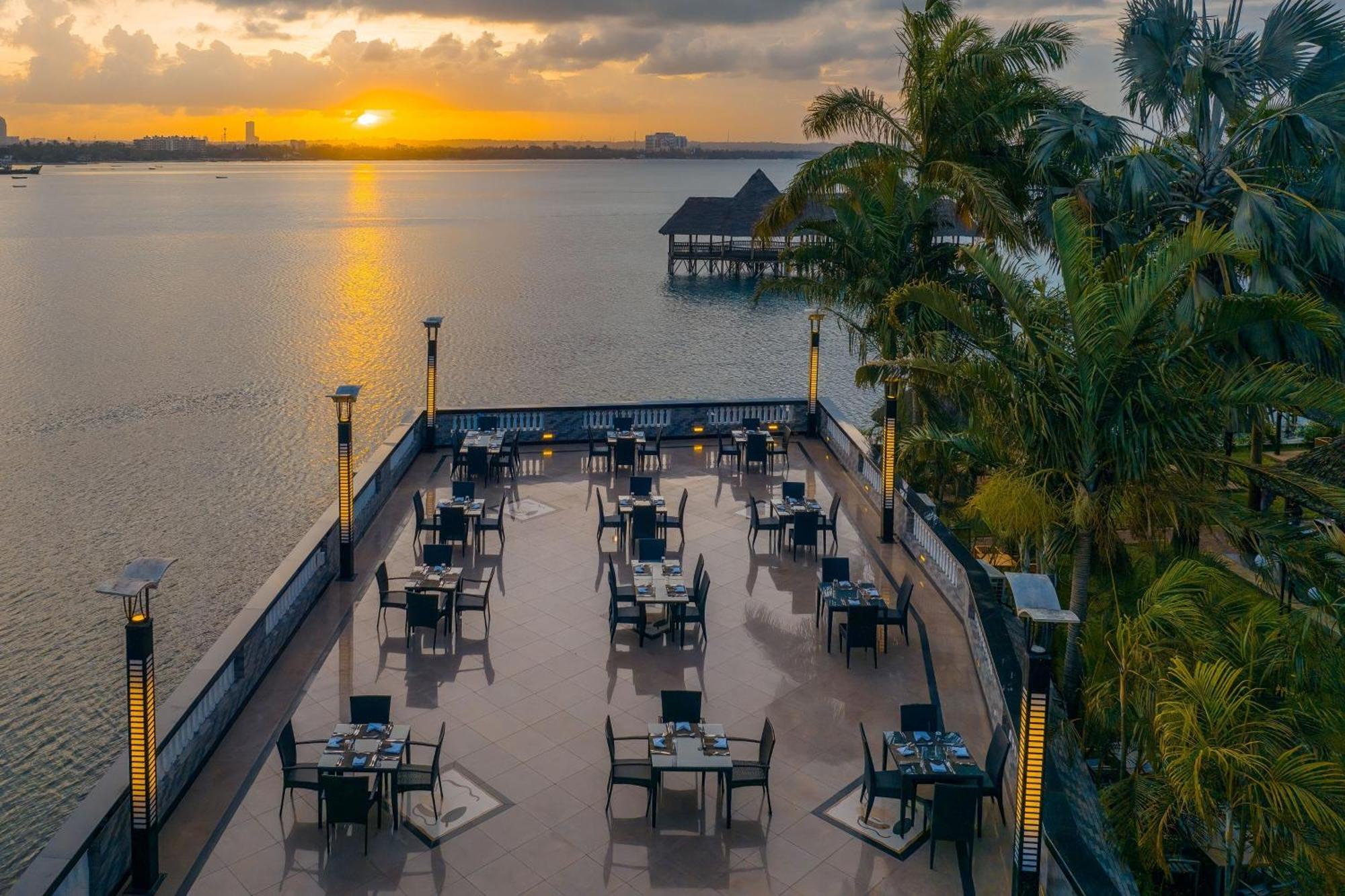 Delta Hotels By Marriott Dar Es Salaam Exteriör bild